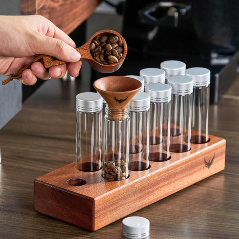KNODOS 60ml airtight glass tubes preserve coffee freshness between grinds.
