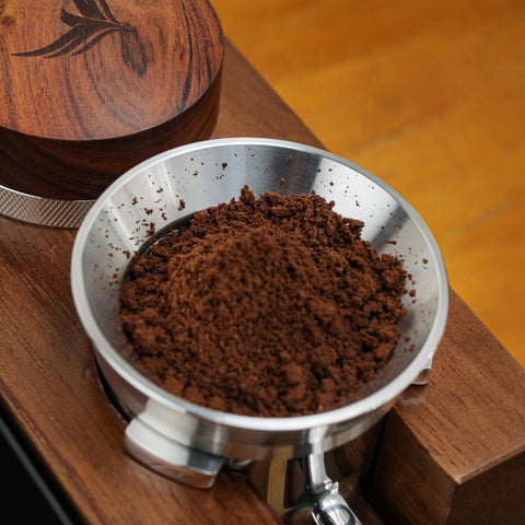 KNODOS 54mm set enhances your espresso routine with balanced crema.