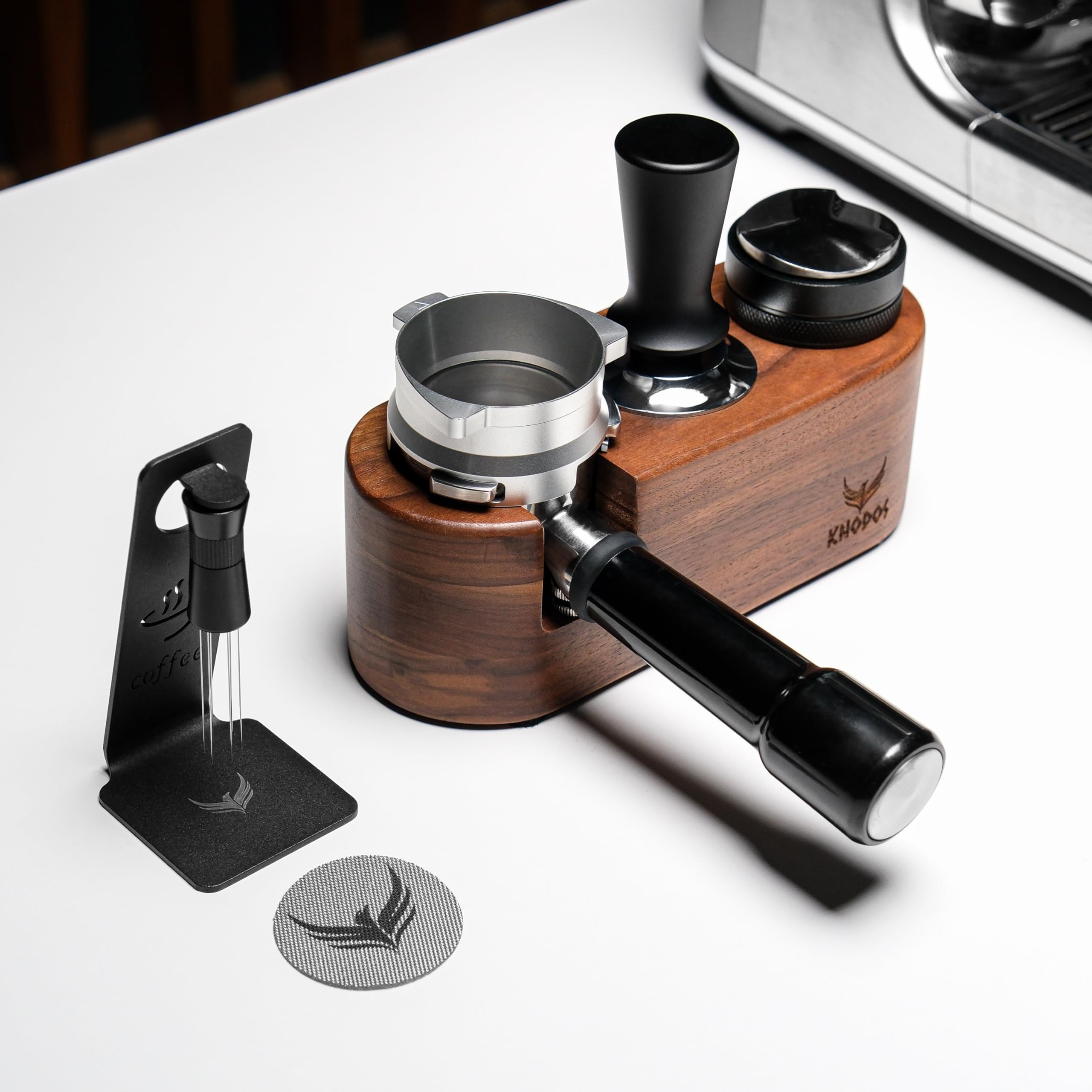 KNODOS coffee bar setup enhances aesthetics while keeping tools reachable.