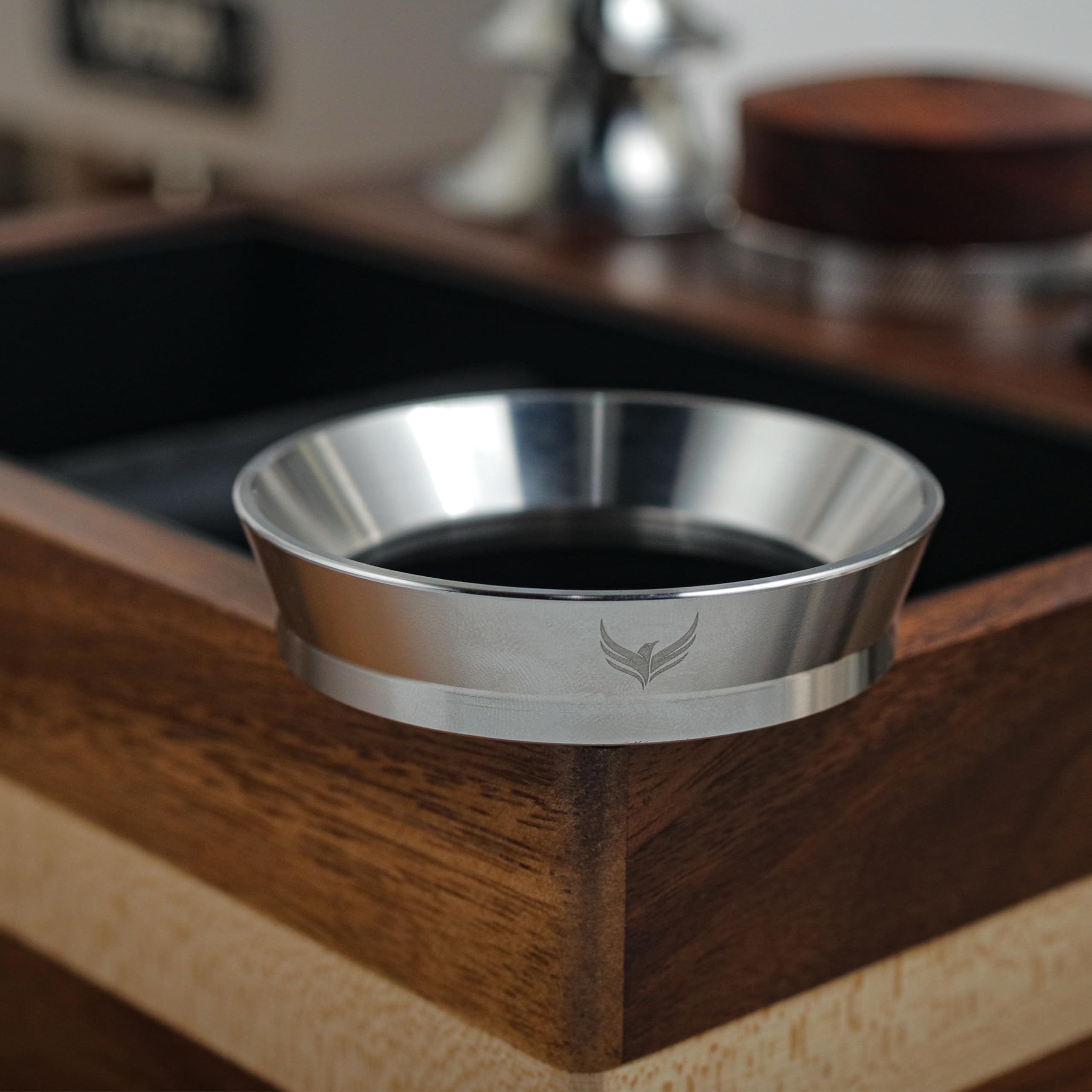 KNODOS puck screen preserves puck structure under pressure for smoother extractions.