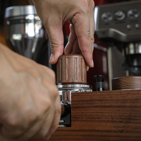 Calibrated 30lb spring provides consistent tamping force with tactile feedback.