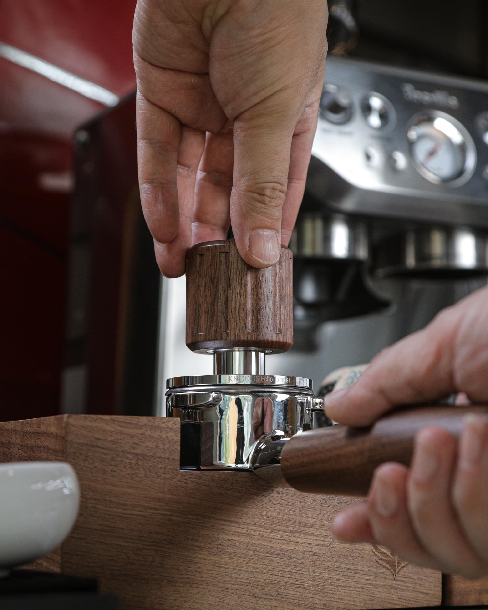 Echo Tamper click feedback signals when ideal tamp pressure is reached.