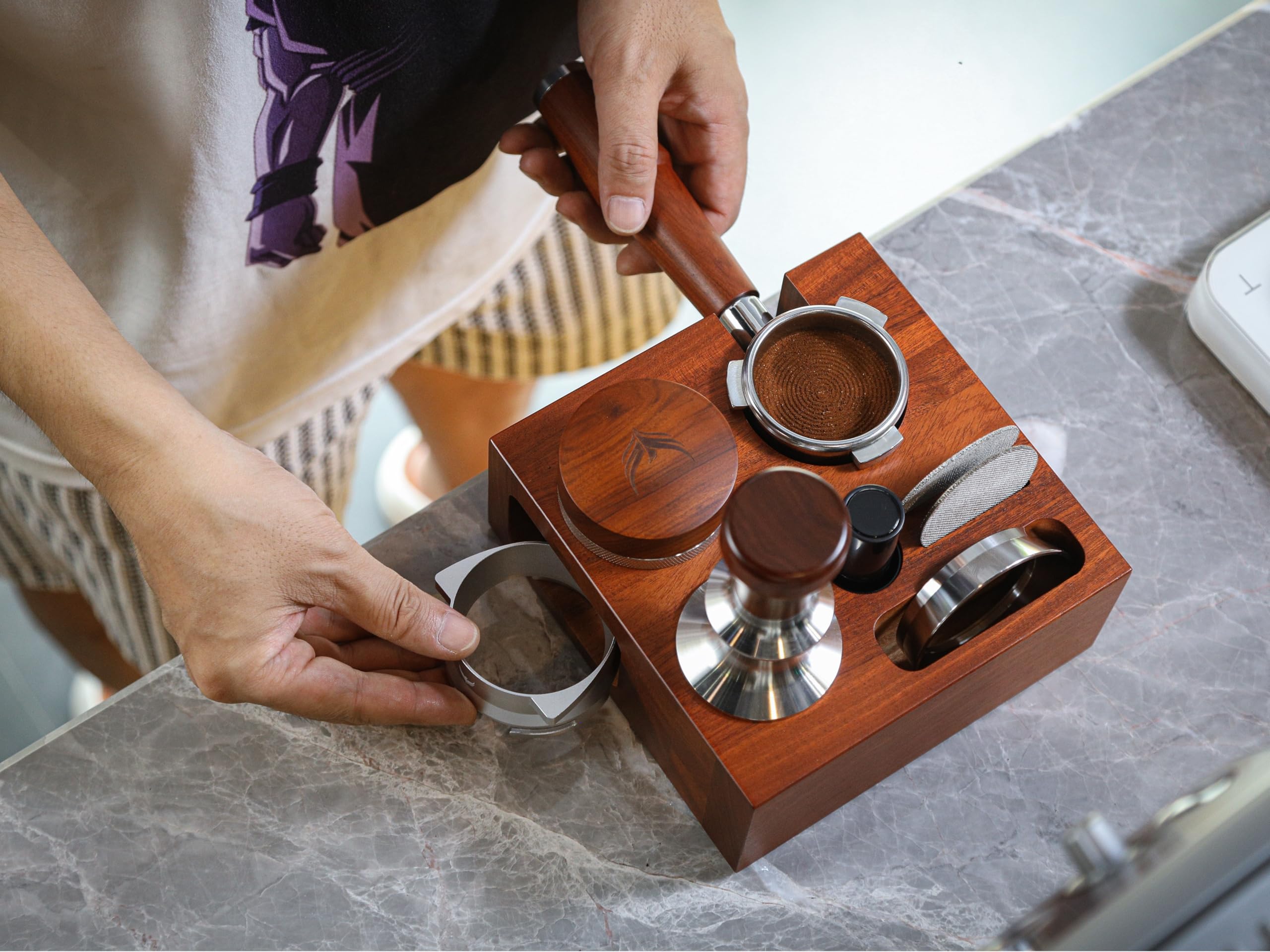 KNODOS espresso accessories organizer with 8 slots keeps tamper, funnel, and tools neatly stored.