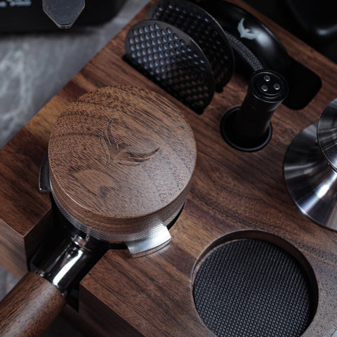 KNODOS compatible with tampers, portafilters, and other KNODOS tools for a unified setup.