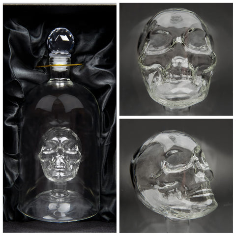 Kobi & Knight skull decanter stopper close-up, plastic stopper included.