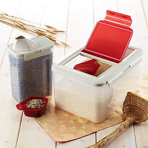 Komax Biokips cat food storage for tidy pet meals