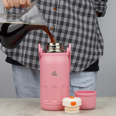 Konokyo double-wall stainless steel bottle keeps drinks hot or cold.