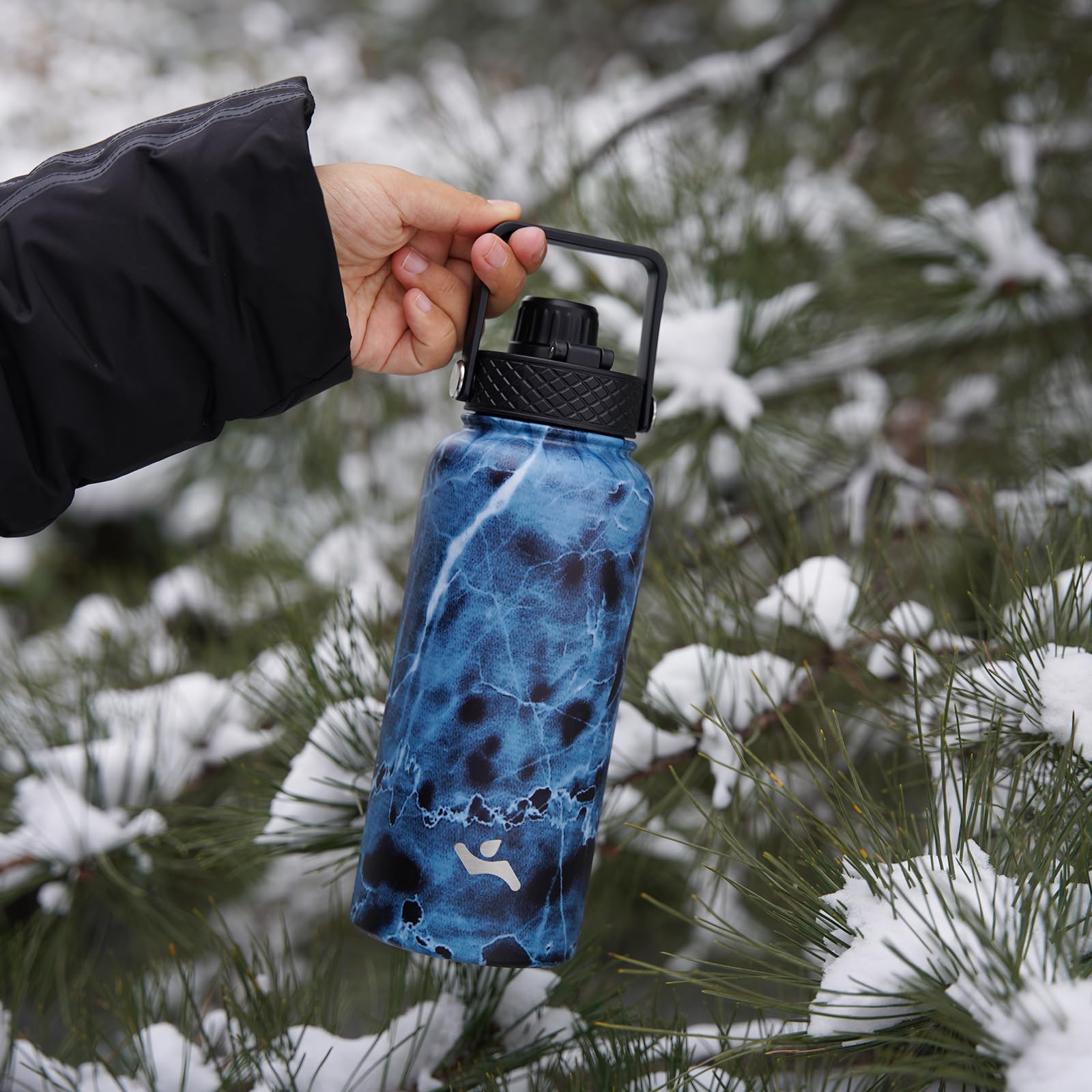 Konokyo 22oz bottle available in multiple sizes and colors.