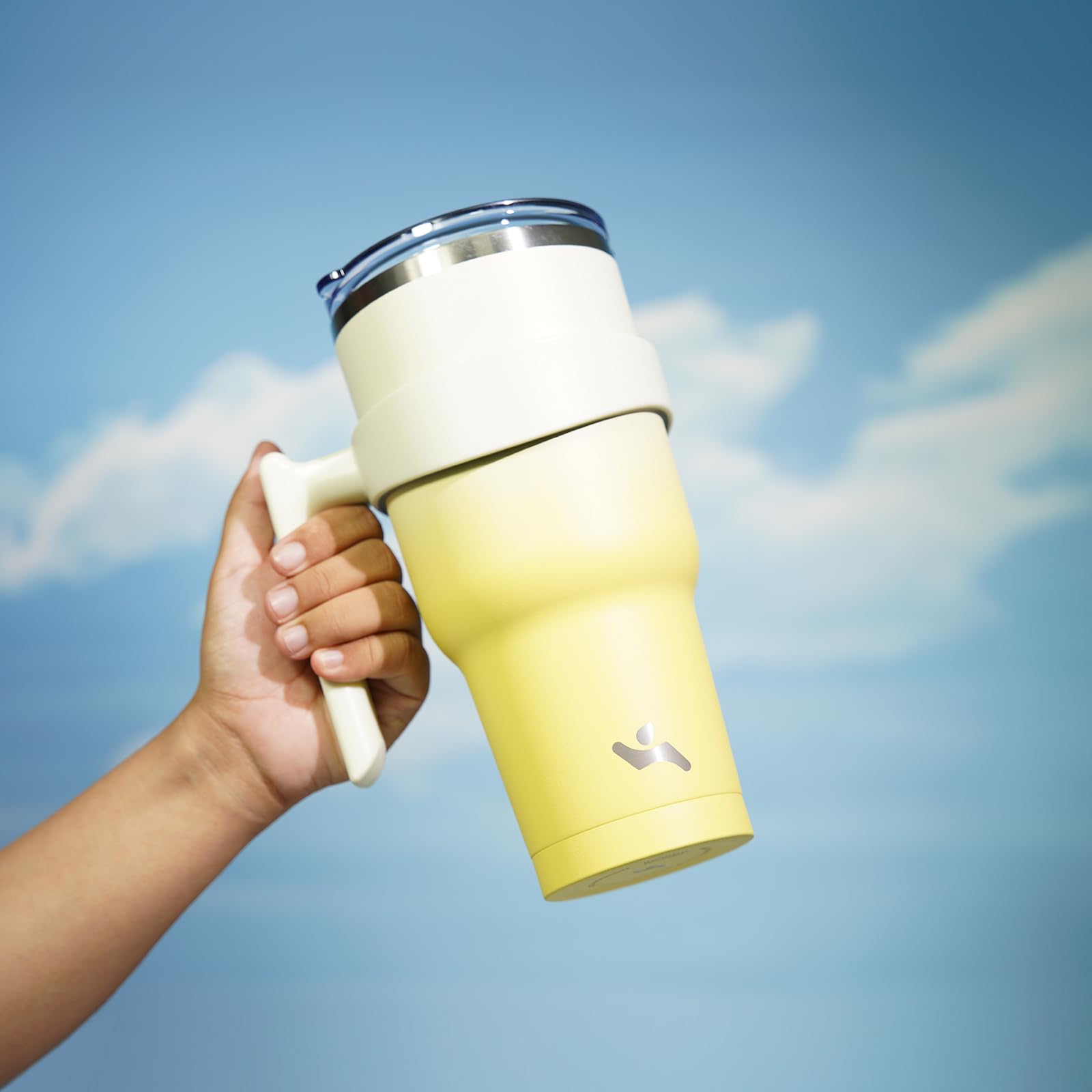 Konokyo includes two stainless steel straws and brush for easy cleaning.