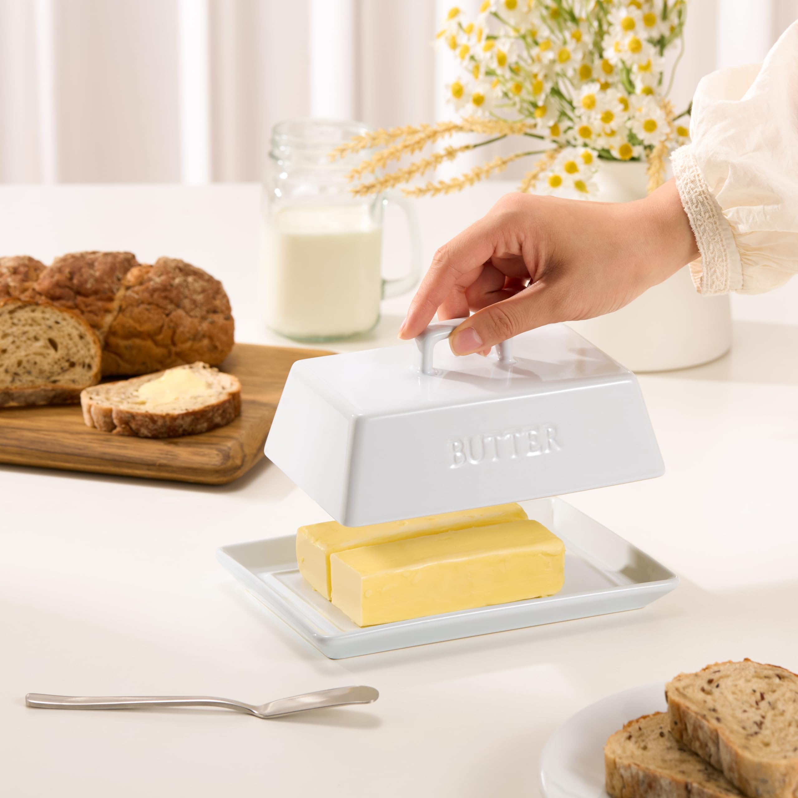 KooK butter dish lid with inner ridge prevents sliding during use