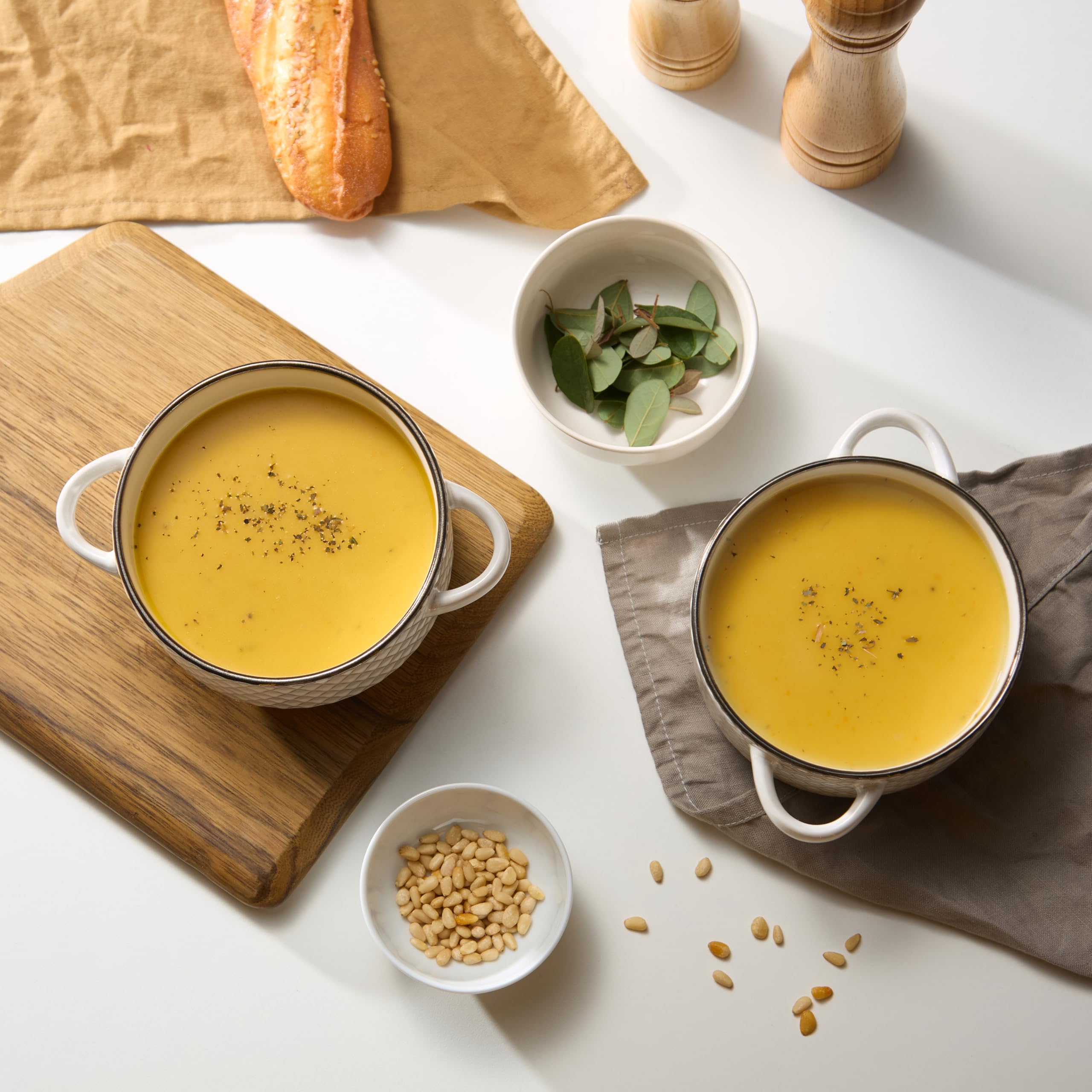 KooK Narbonne 26oz microwave-safe bowl for reheating soups and saucy pastas.
