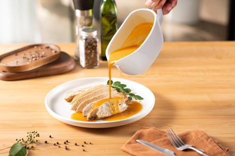 Kook Gravy Boat large handle designed for comfortable pouring.