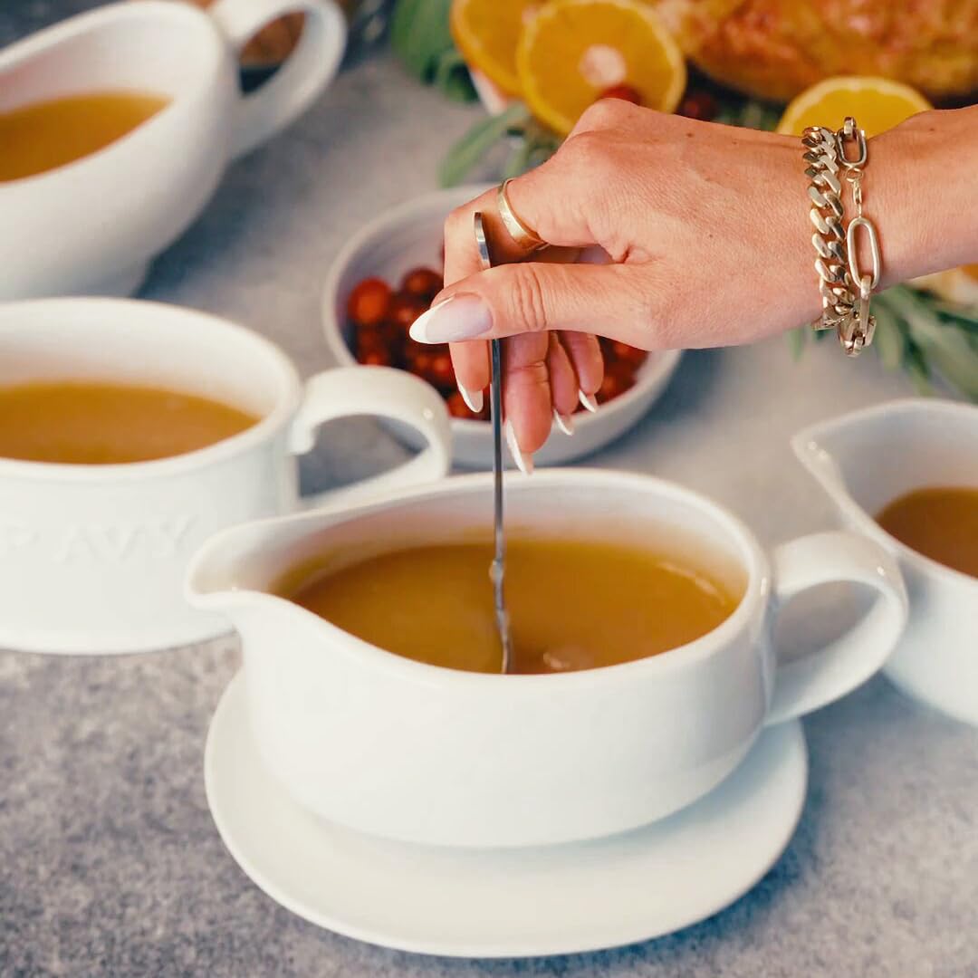 Kook Gravy Boat is microwave and dishwasher safe for easy cleanup.