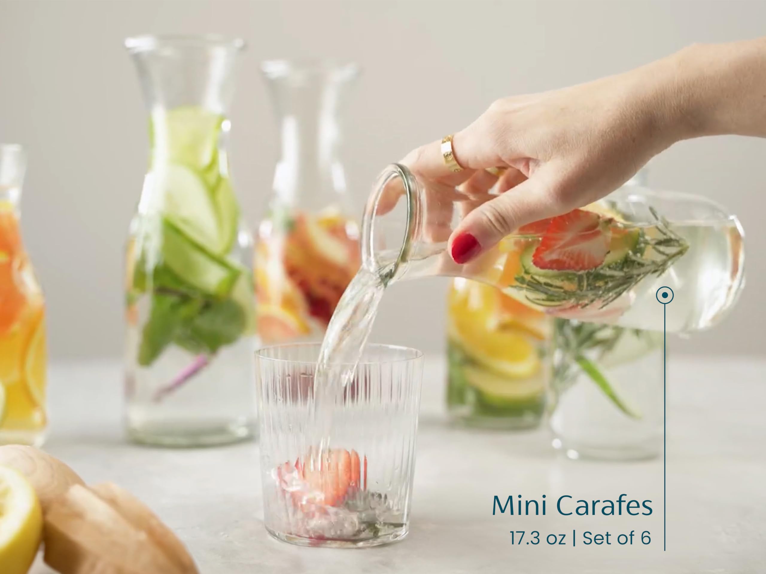 KooK carafe with narrow neck for easy pouring.