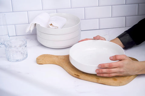 KooK porcelain bowl glossy white, stylish everyday serving dish.