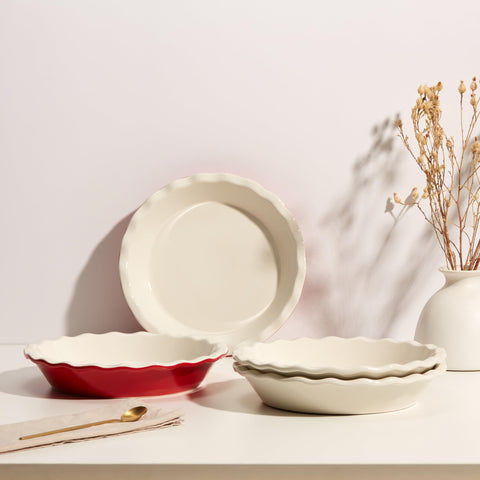 KooK ivory wave-edge pan defines crust and adds style.