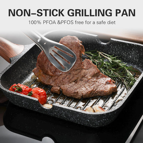 Kordisen square grill pan interior highlights fat drainage and pour spouts.