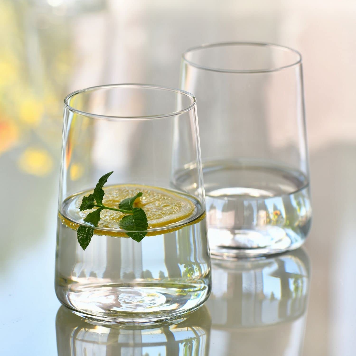 Krosno Infinity 16.6 oz capacity supports water or juice pours.