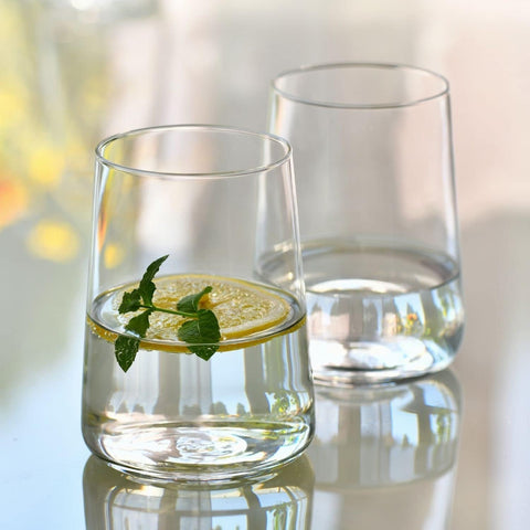 Krosno Infinity cocktail glass elevates drinks with a geometric silhouette.