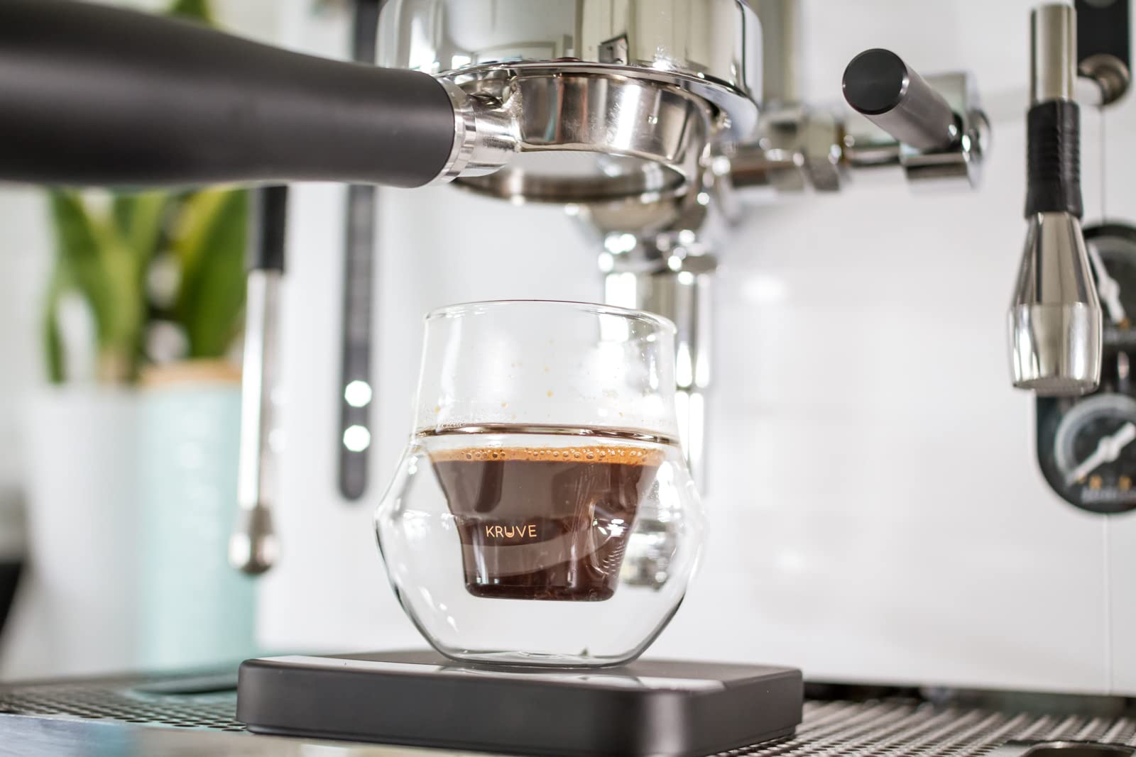 KRUVE Propel hand-blown borosilicate glass combines elegance with durability