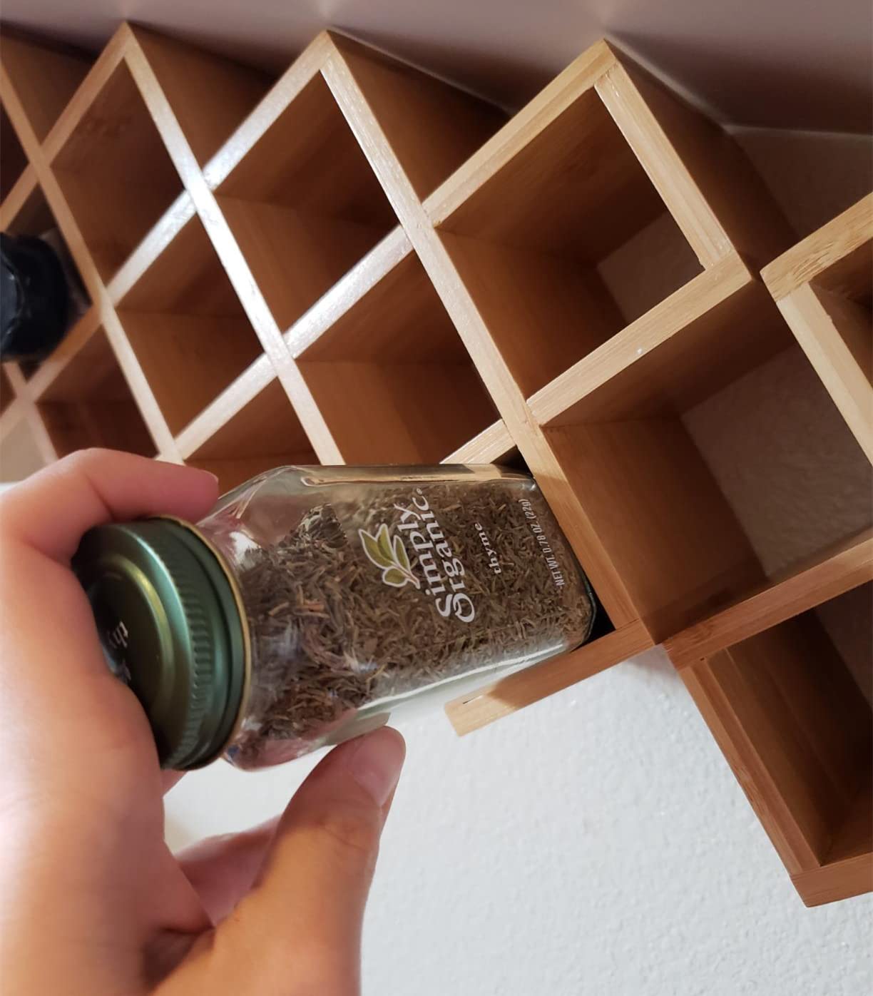 Kylinbigda bamboo spice rack assembly-free shows quick setup.
