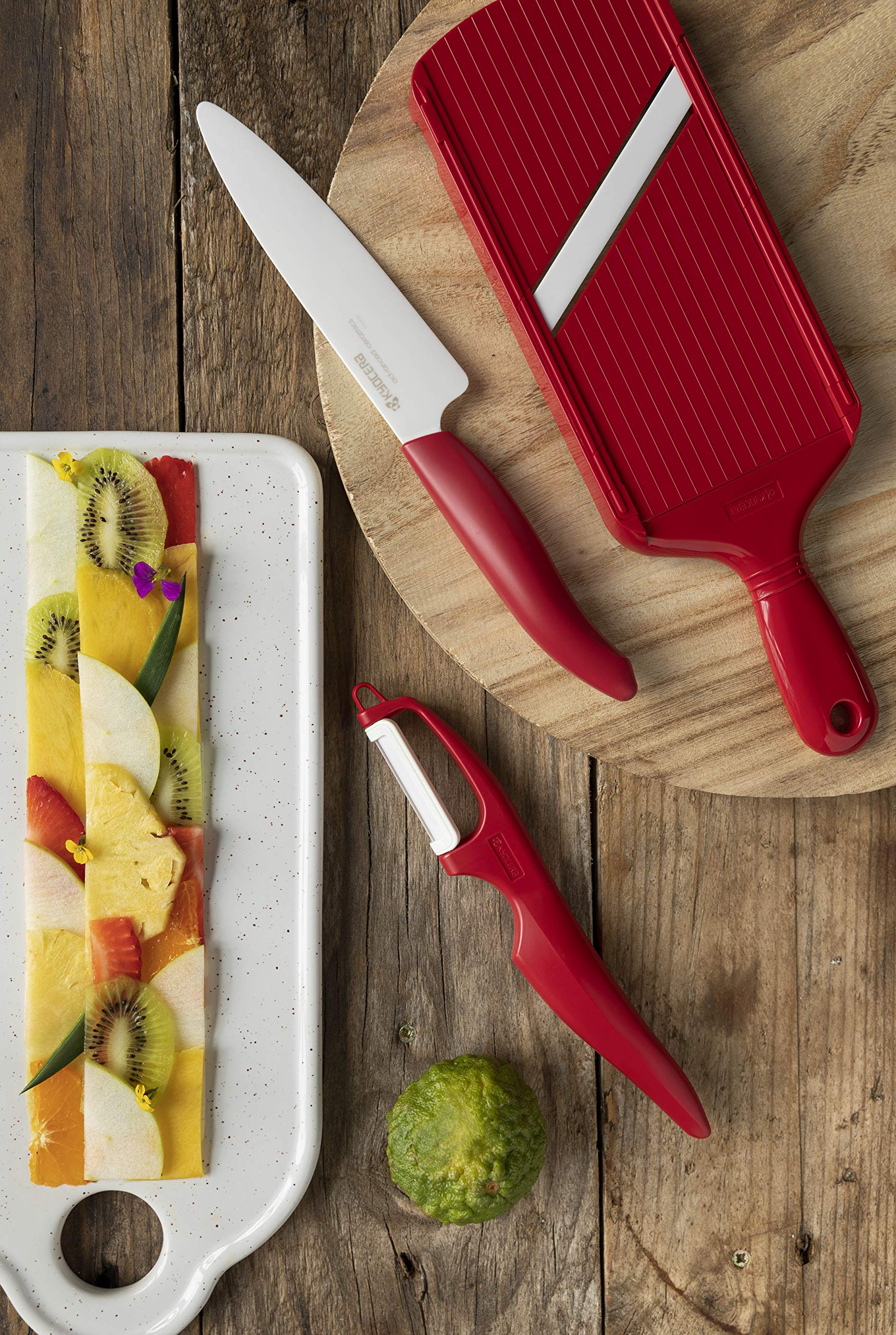 KYOCERA double-edge blade close-up highlights sharp, long-lasting performance.
