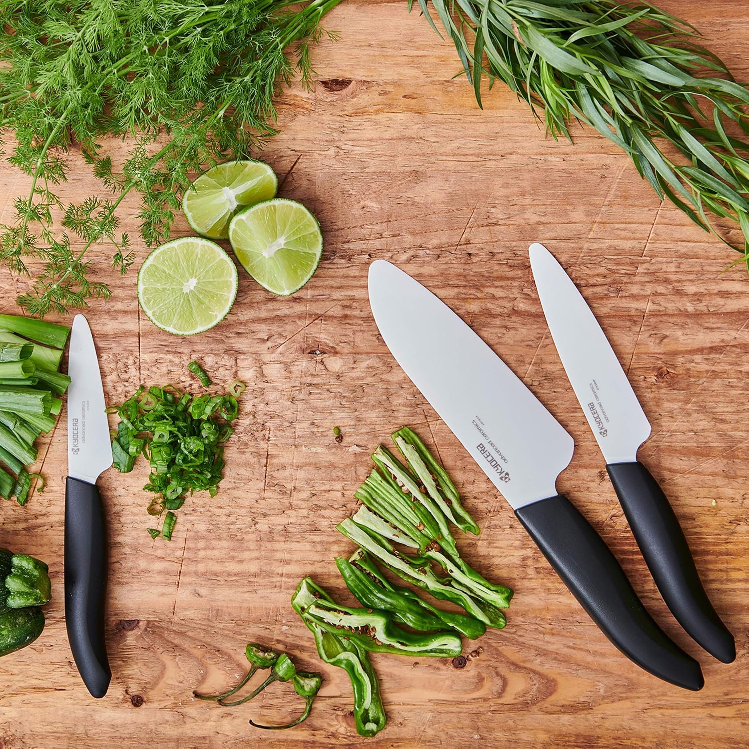 KYOCERA FK-3PC BK Knife-set close-up shows sharp, durable blades ready for daily use.