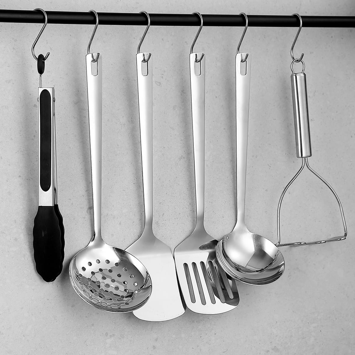 Kyraton dishwasher-safe utensils for quick cleanup after cooking.