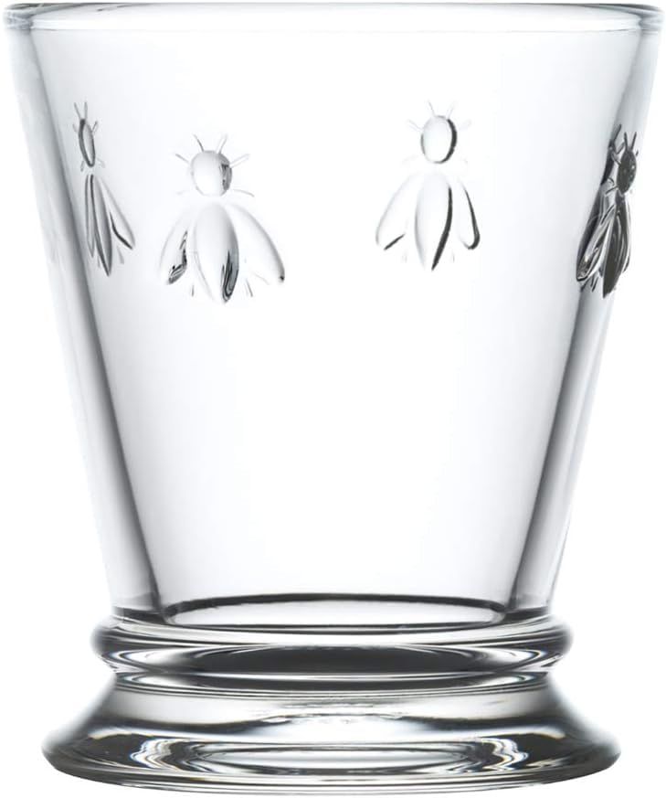 La Rochere Napoleon Bee tumbler emblem close-up highlights the iconic bee and crystal clarity.