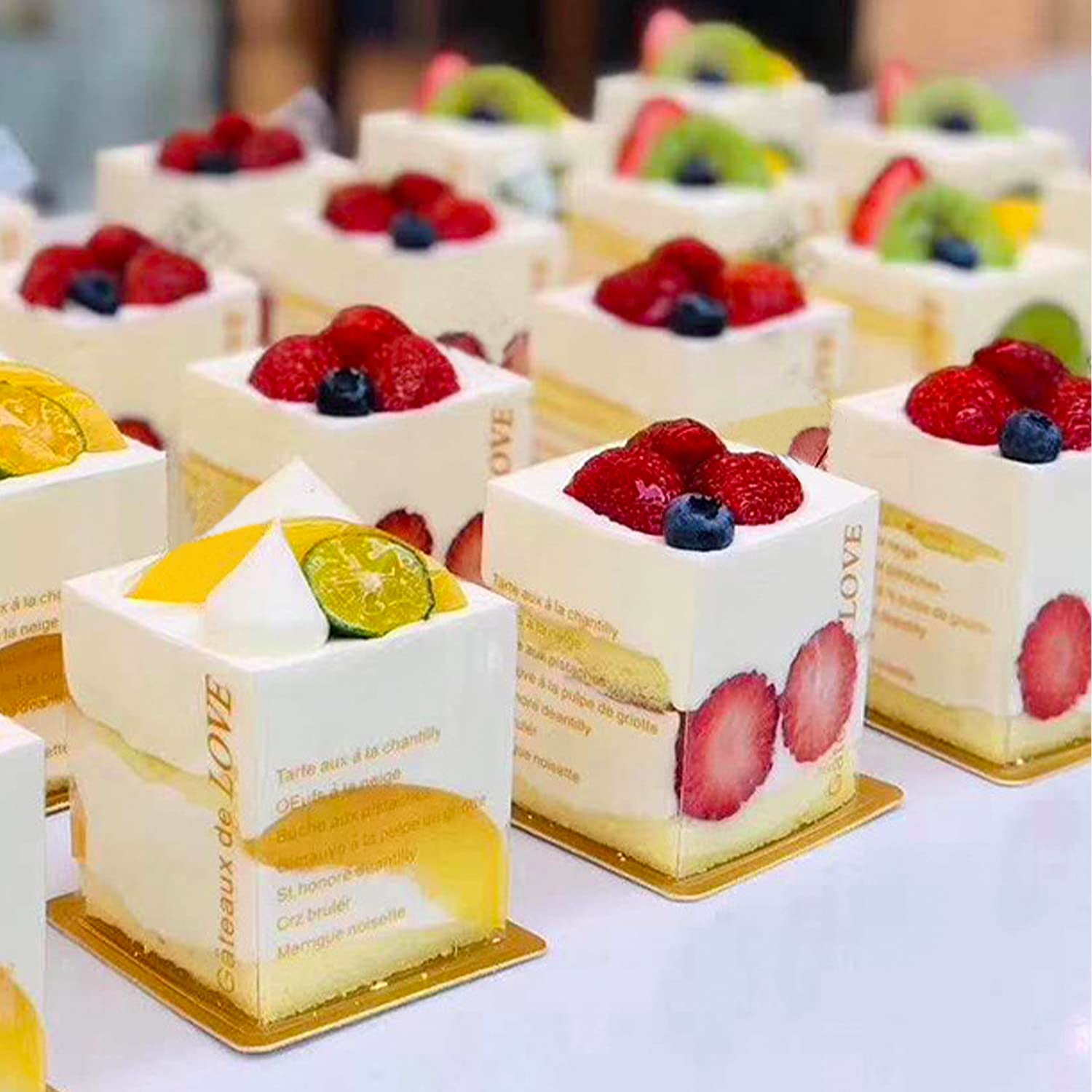 Lainrrew golden square cake board cupcake display adds elegance to each treat