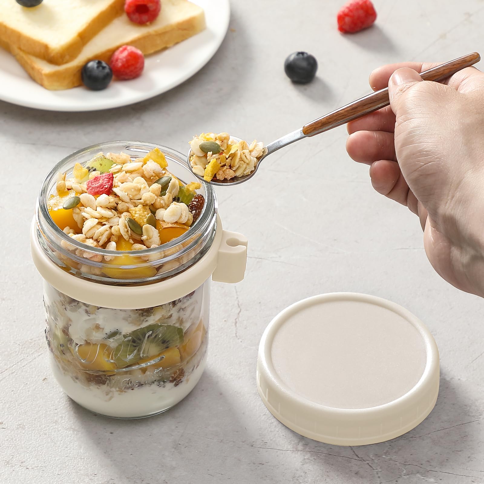 LANDNEOO crystal-clear jars showcasing colorful overnight oats