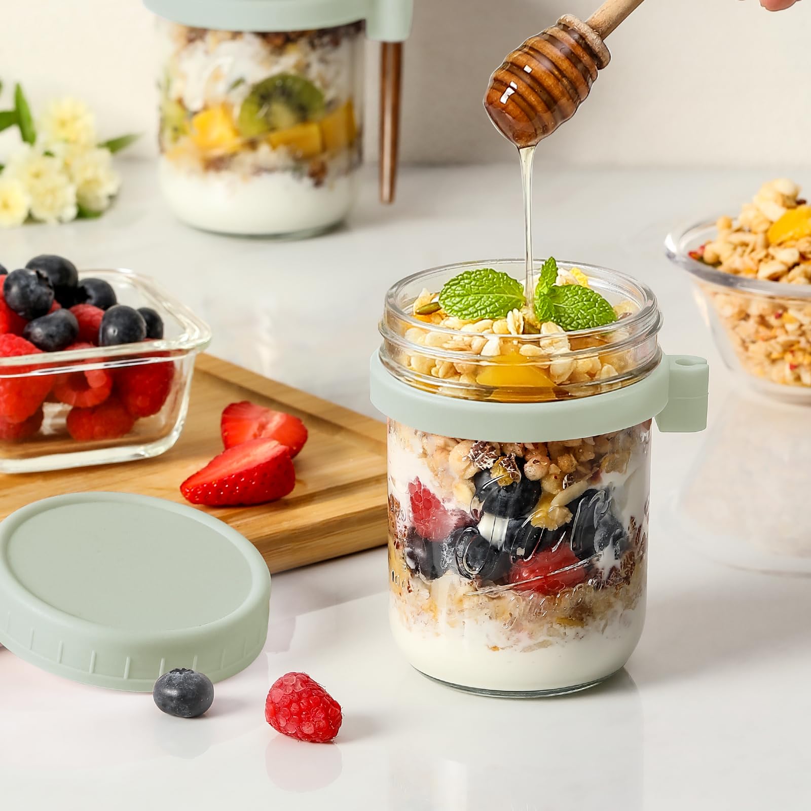 LANDNEOO spoon holder with stainless spoon for on the go eating.