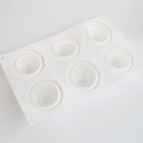 Langjitianya silicone mold is easy to demold thanks to its flexible surface.