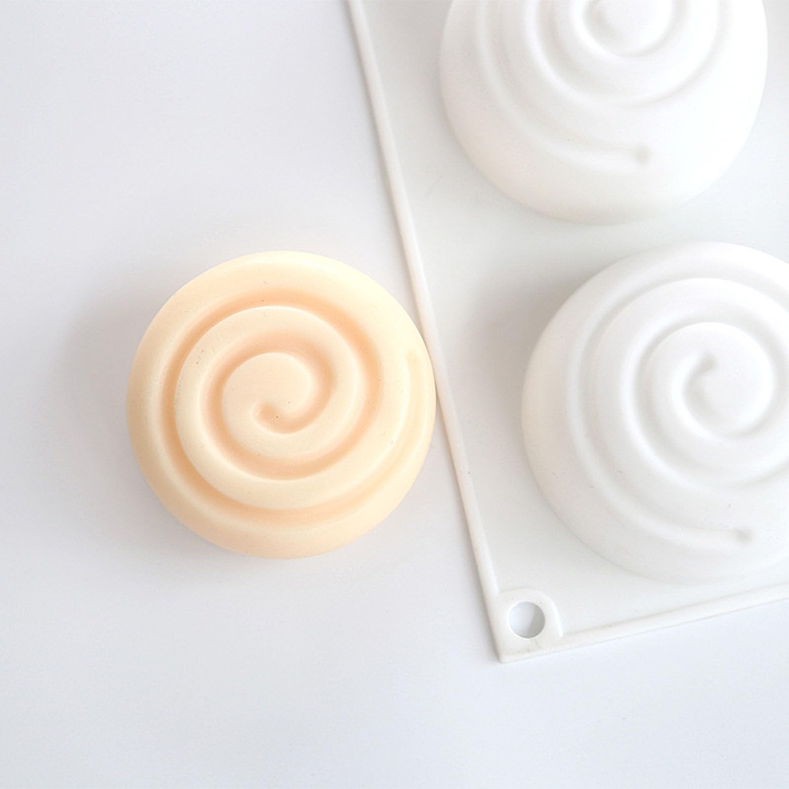 Langjitianya mold suitable for baking, chocolates, candles, and crafts.