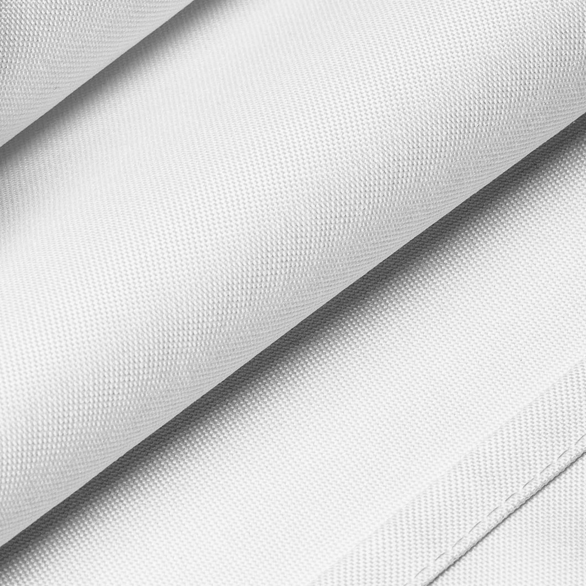 Lann's Linens 120-round tablecloth is machine-washable, supporting quick turnovers in busy venues.