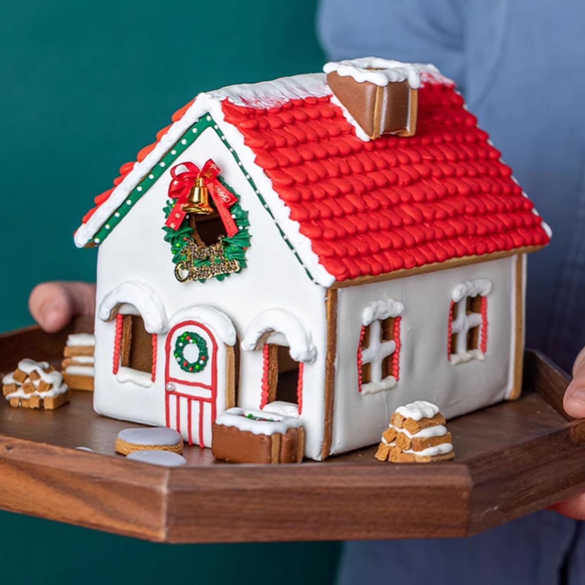 LANSKYWARE chocolate cutter for smooth, clean cookie decorations