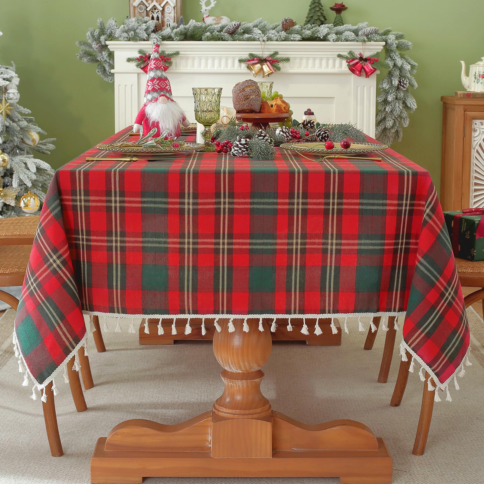 Laolitou gold-thread checkered fabric enhances table elegance.