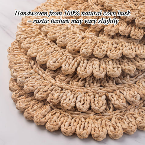 Laquedecraft eco-friendly corn husk placemat supports sustainable table settings.