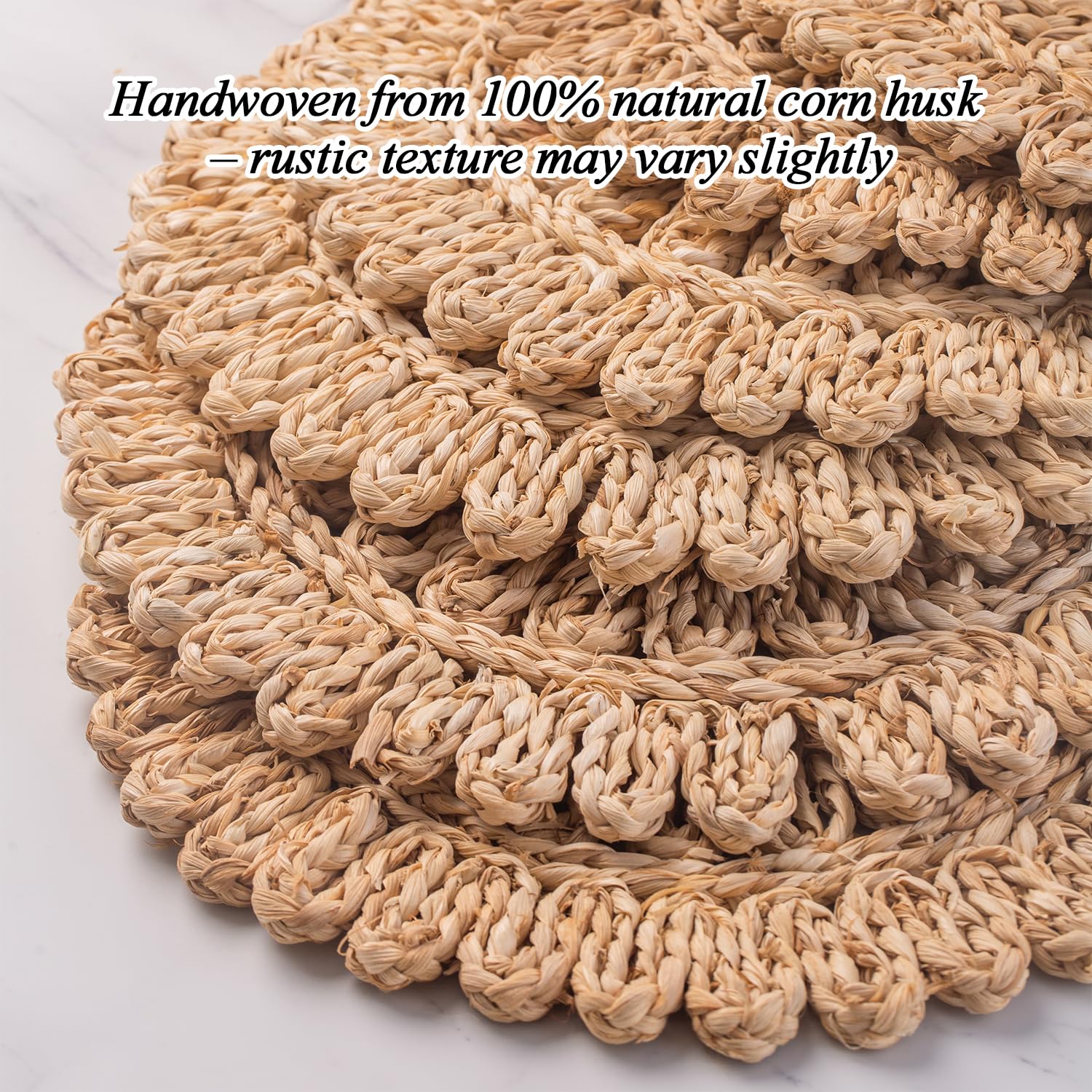 Laquedecraft multi-size placemats help flexible table arrangements.