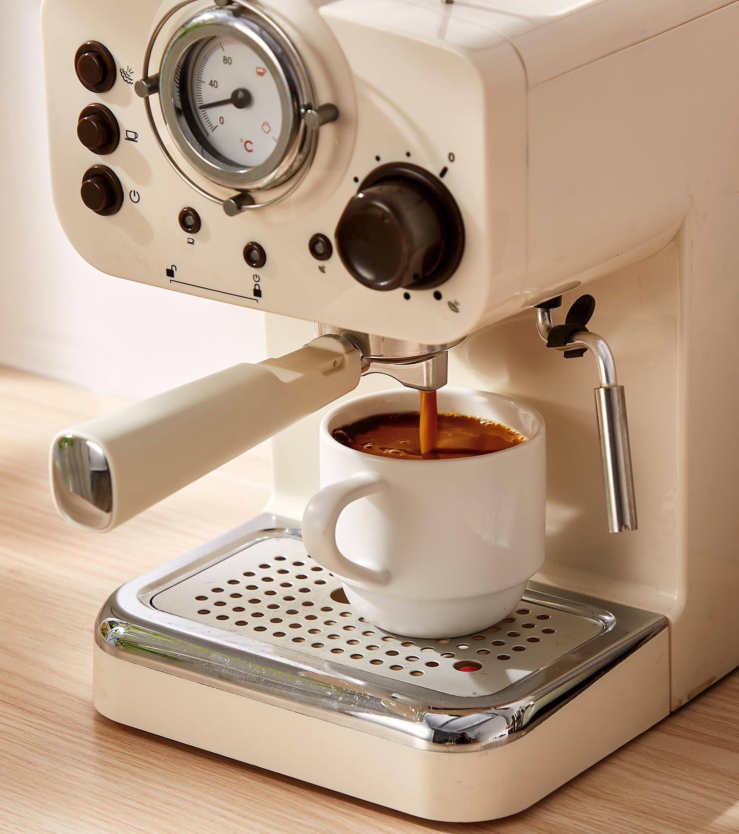 Lareina mugs are microwave and dishwasher safe for quick cleanup.