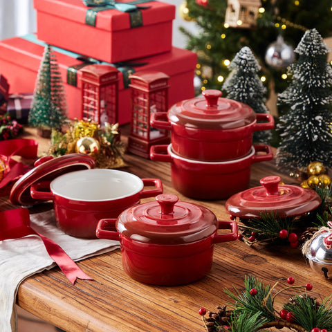 Lareina red cocotte lid close-up highlights secure heat-locking design.