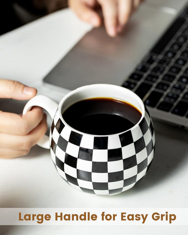Lauchuh mugs feature a smooth rim for pleasant drinking.
