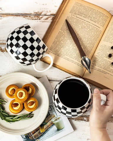 Gift-ready Lauchuh coffee mug set, ideal for gifting.