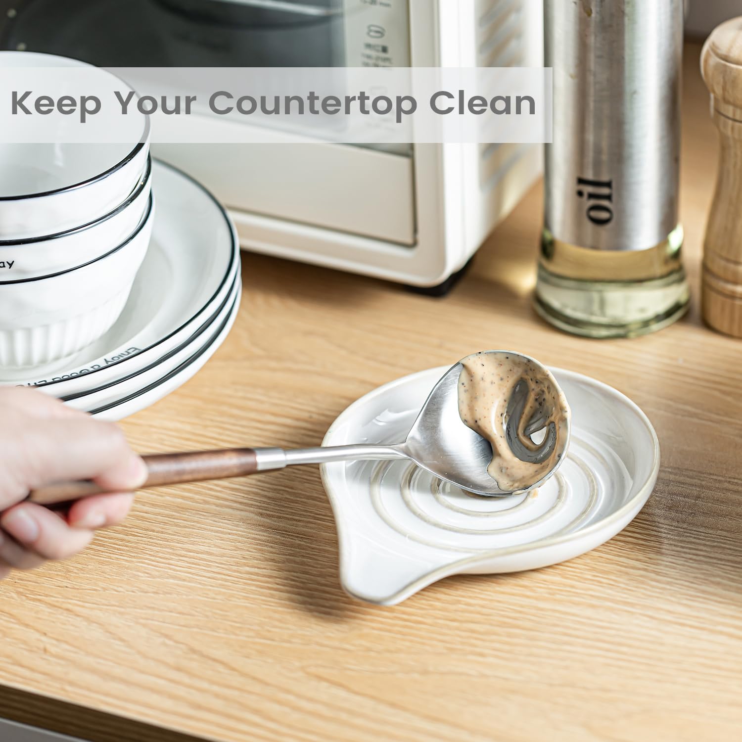 Compact and stackable LAUCHUH design keeps counters clear near the stove.