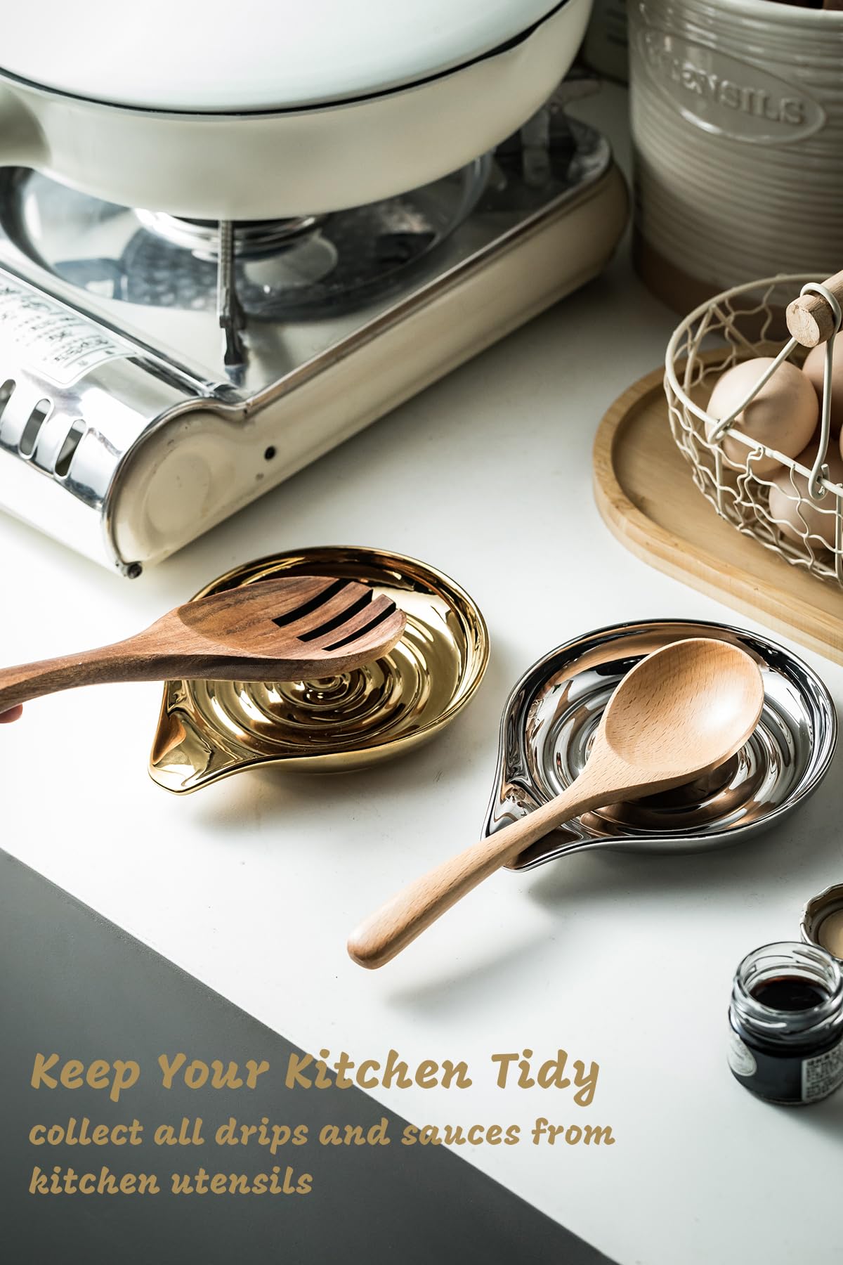Easy-to-clean LAUCHUH ceramic surface keeps counters tidy.