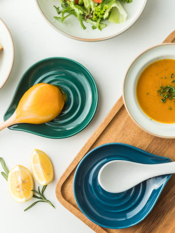 Easy to clean LAUCHUH spoon rest keeps counters spotless after cooking.