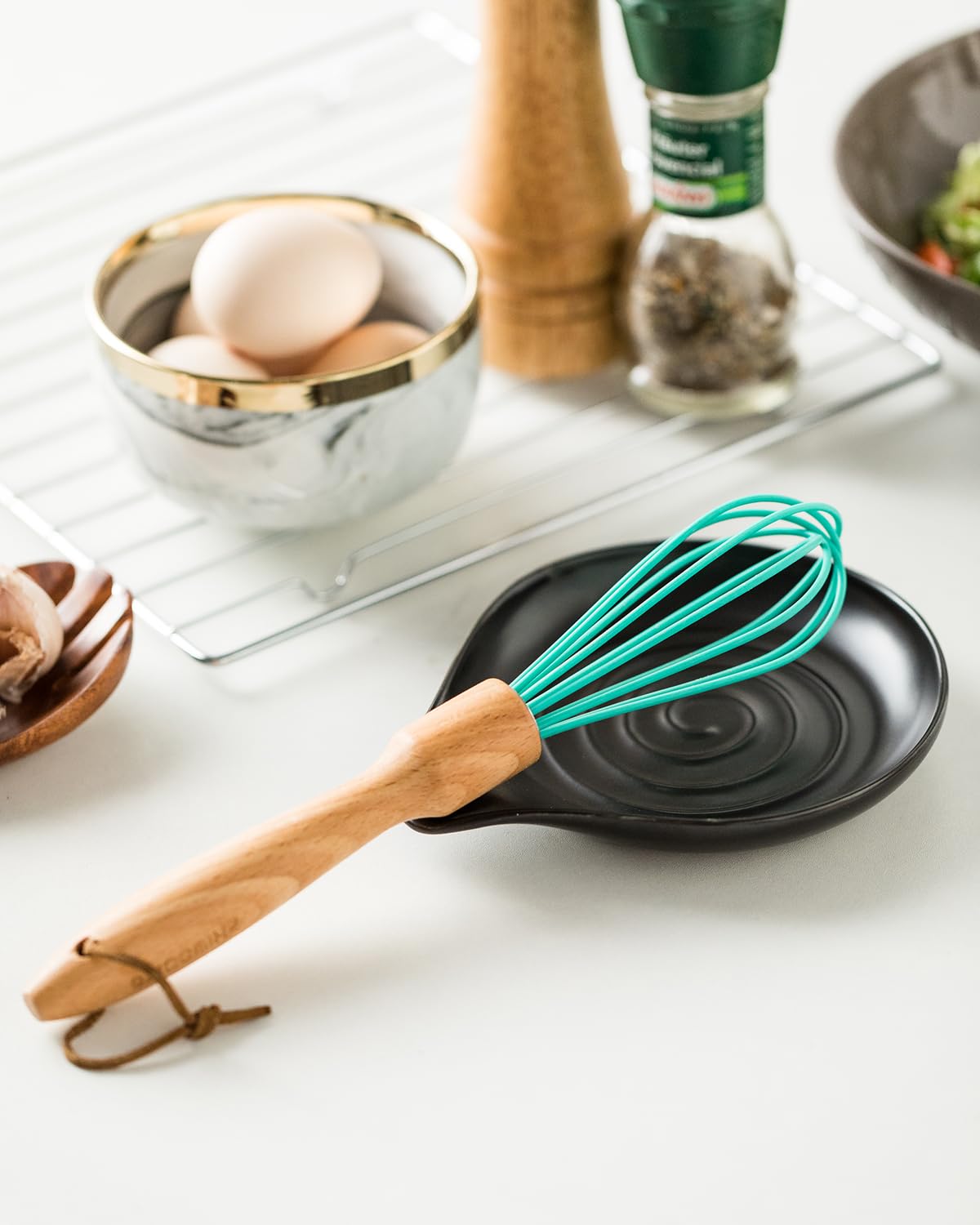 LAUCHUH black spoon rest for stove top keeps tools organized and counters clean.