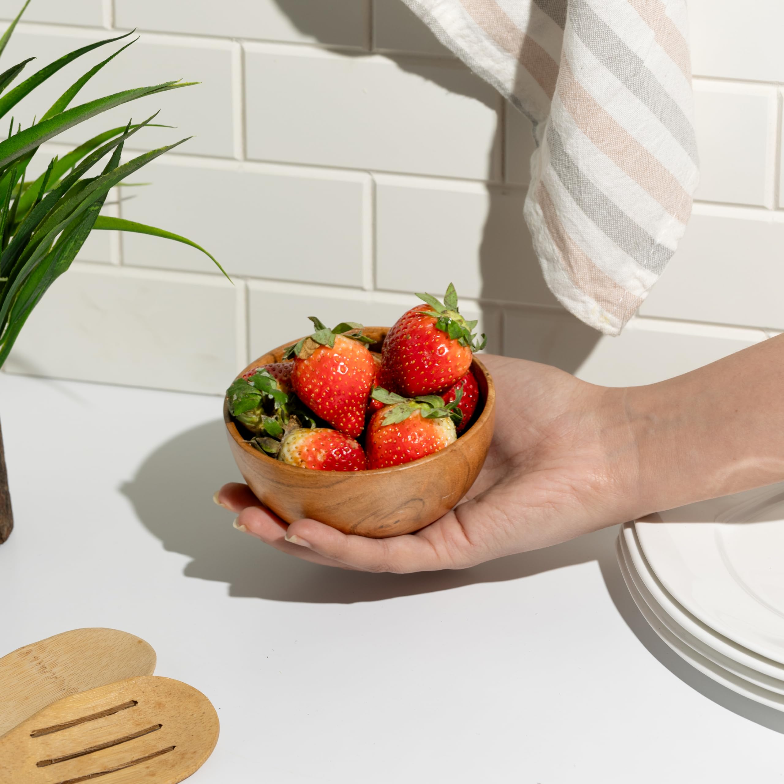 Lavaux Designs acacia bowls set6 ideal for nuts and snacks.