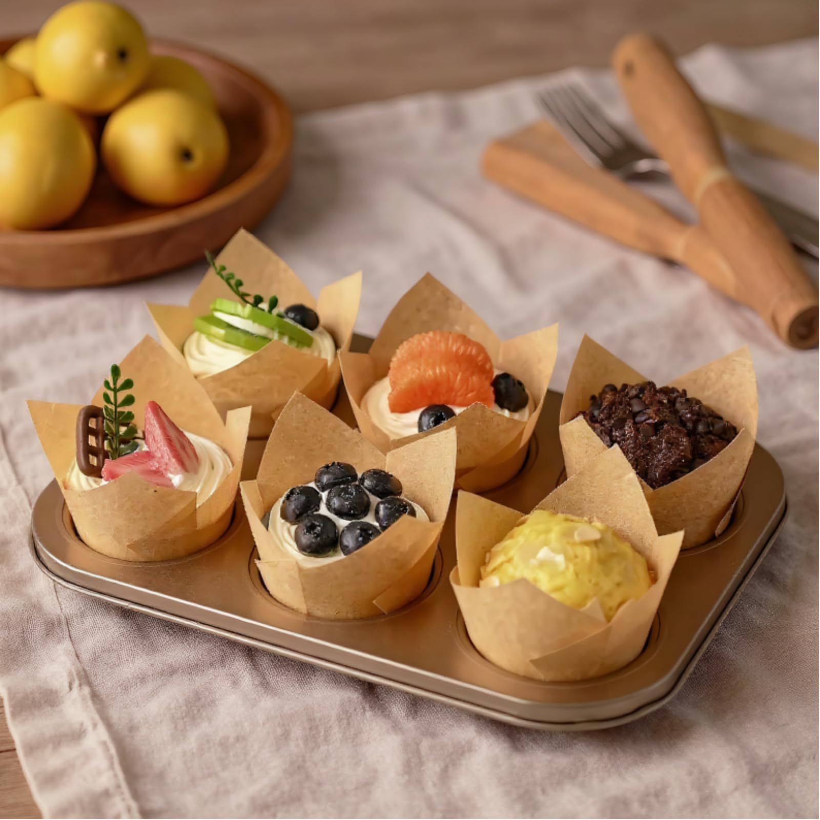 Lawei tulip liners enhance wedding and party dessert presentation.