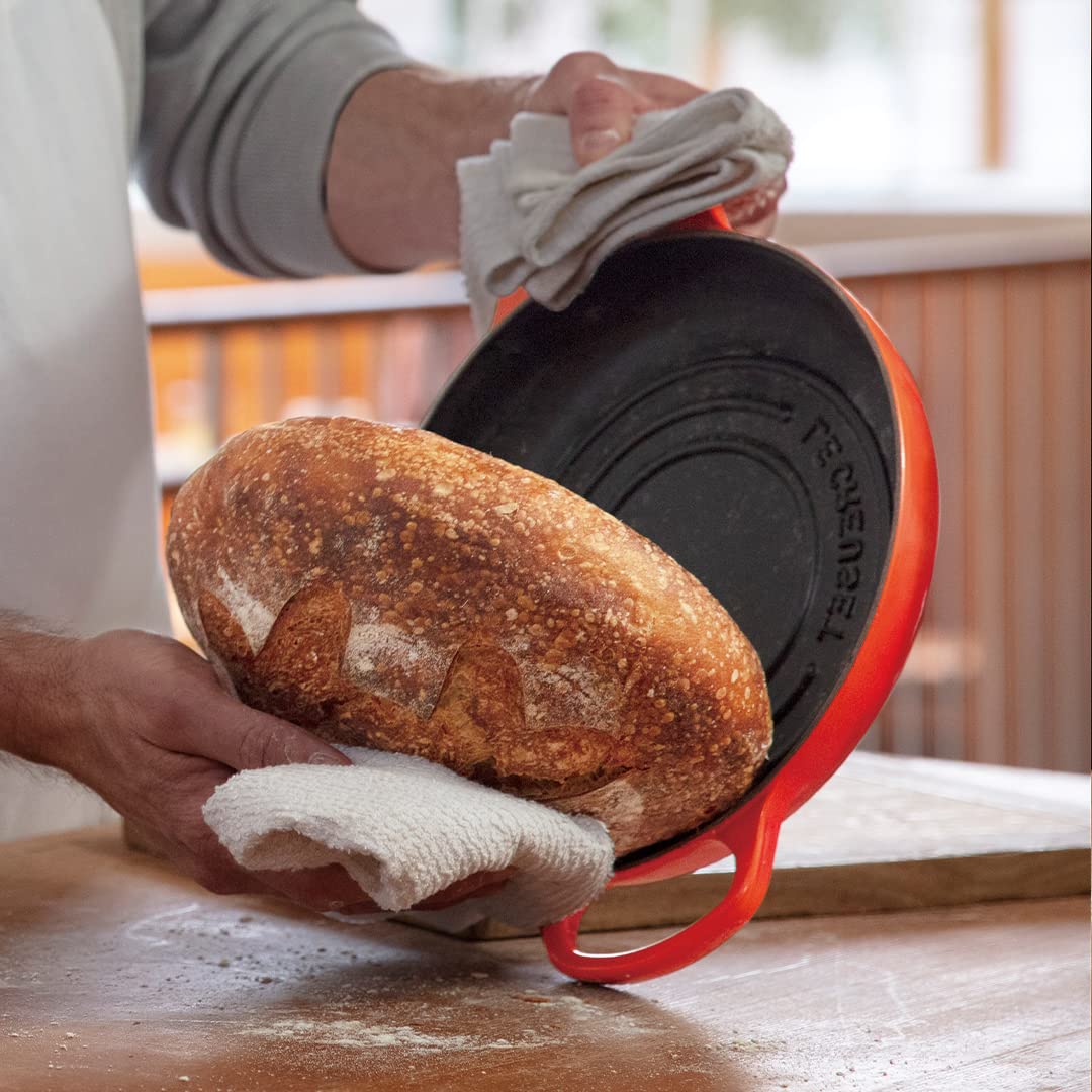 Le Creuset Bread Oven Flame three-ring loaf marking on bread.